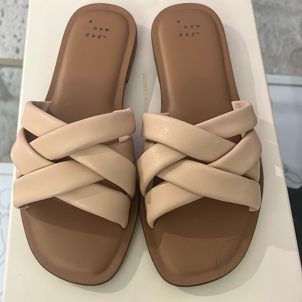 Nude wefted sandal